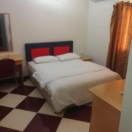 Sun City Hotel Muskat Bagian luar foto